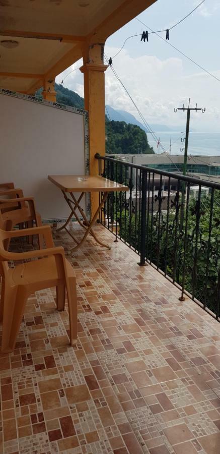Yellow House - Vaja Sarpi Exterior photo